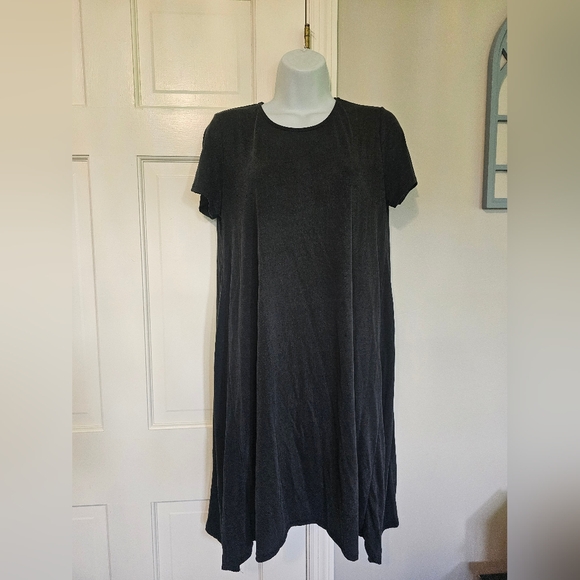 white birch Dresses & Skirts - White Birch Black Midi Dress Crew Neck Short Sleeve